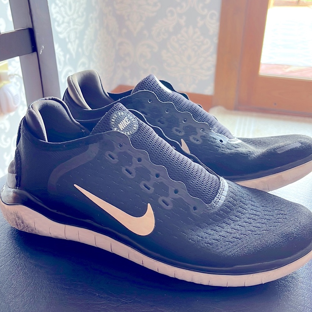 Men’s Nike Free RN size 10.5 good condition no laces
